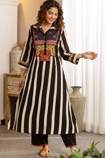 Women Printed Regular Thread Work Kurta with Trousers