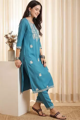 Women Ethnic Motifs Embroidered Regular Thread Work Kurta with Trousers
