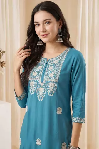 Women Ethnic Motifs Embroidered Regular Thread Work Kurta with Trousers