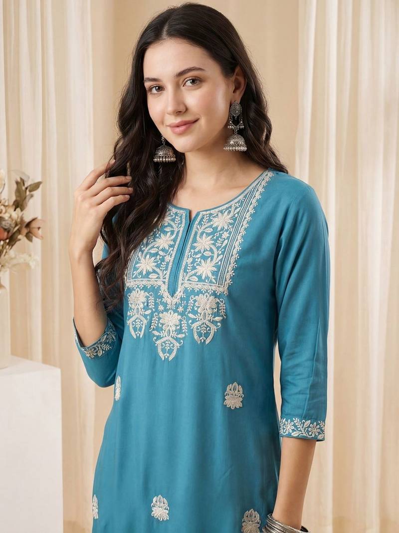 Women Ethnic Motifs Embroidered Regular Thread Work Kurta with Trousers