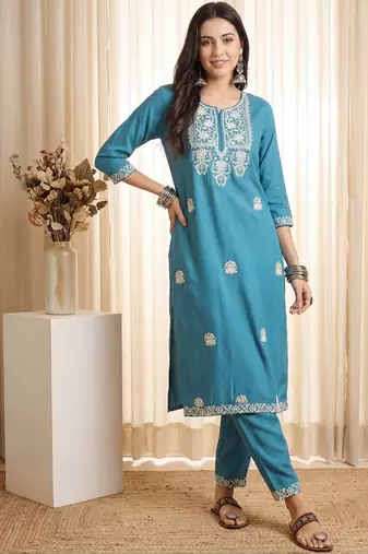 Women Ethnic Motifs Embroidered Regular Thread Work Kurta with Trousers