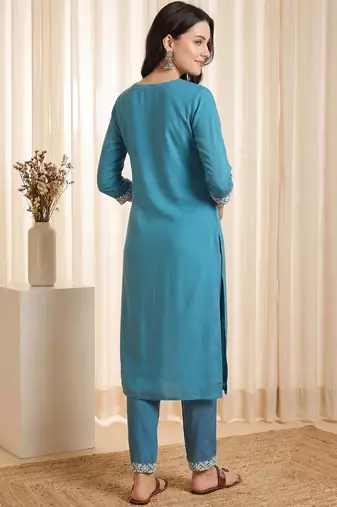 Women Ethnic Motifs Embroidered Regular Thread Work Kurta with Trousers