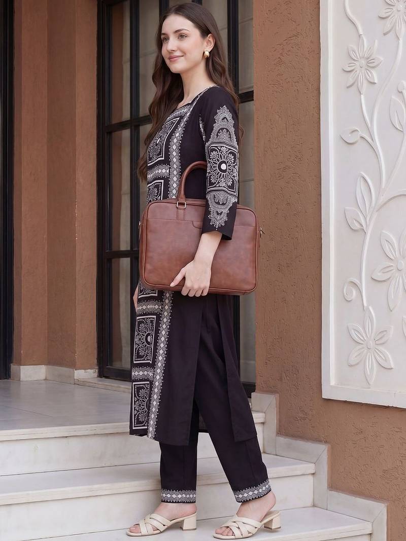 Women Ethnic Motifs Printed Regular Kurta with Trousers