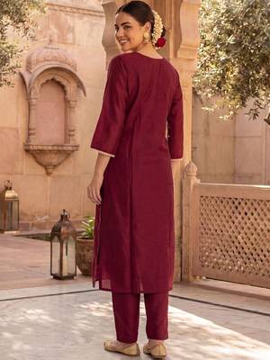 Women Ethnic Motifs Embroidered Regular Thread Work Kurta with Trousers & With Dupatta 3
