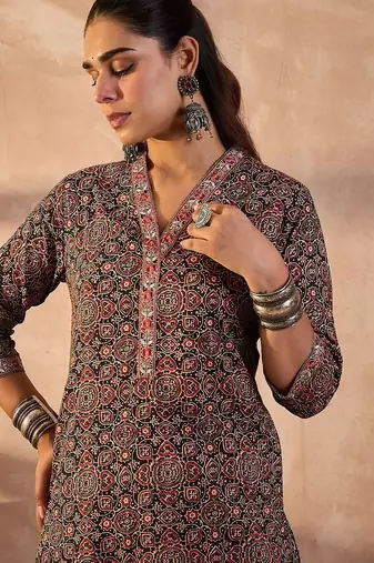 Women Ethnic Motifs Printed Regular Thread Work Pure Cotton Kurta With Trousers