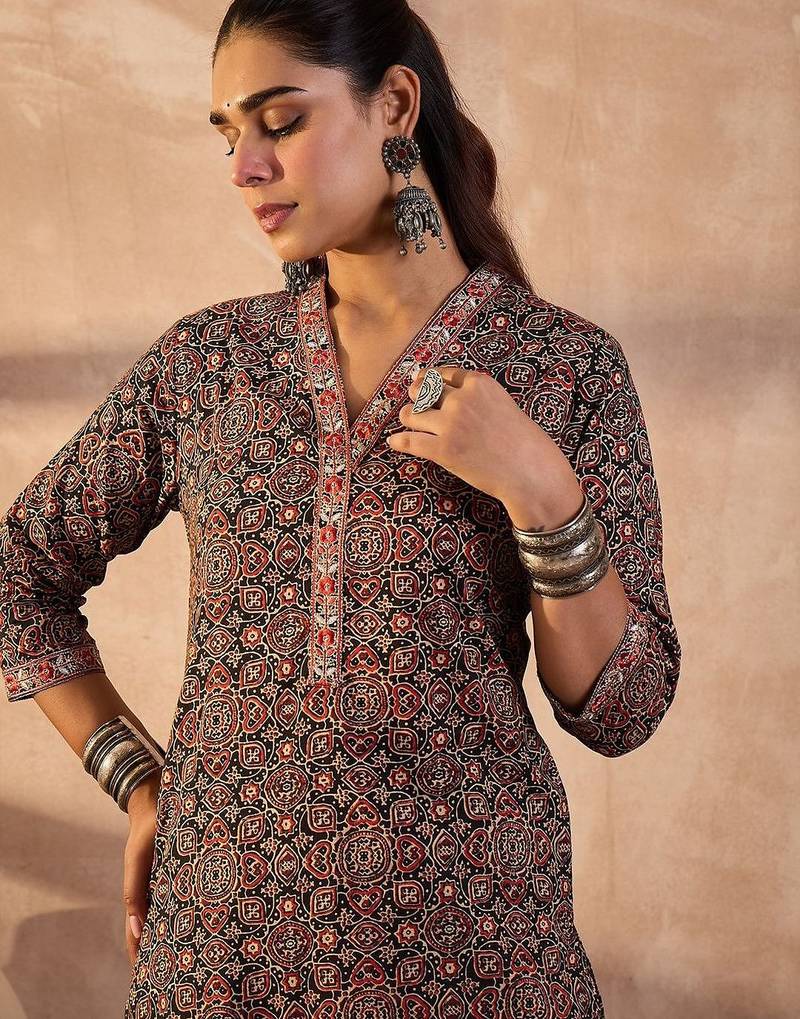 Women Ethnic Motifs Printed Regular Thread Work Pure Cotton Kurta With Trousers