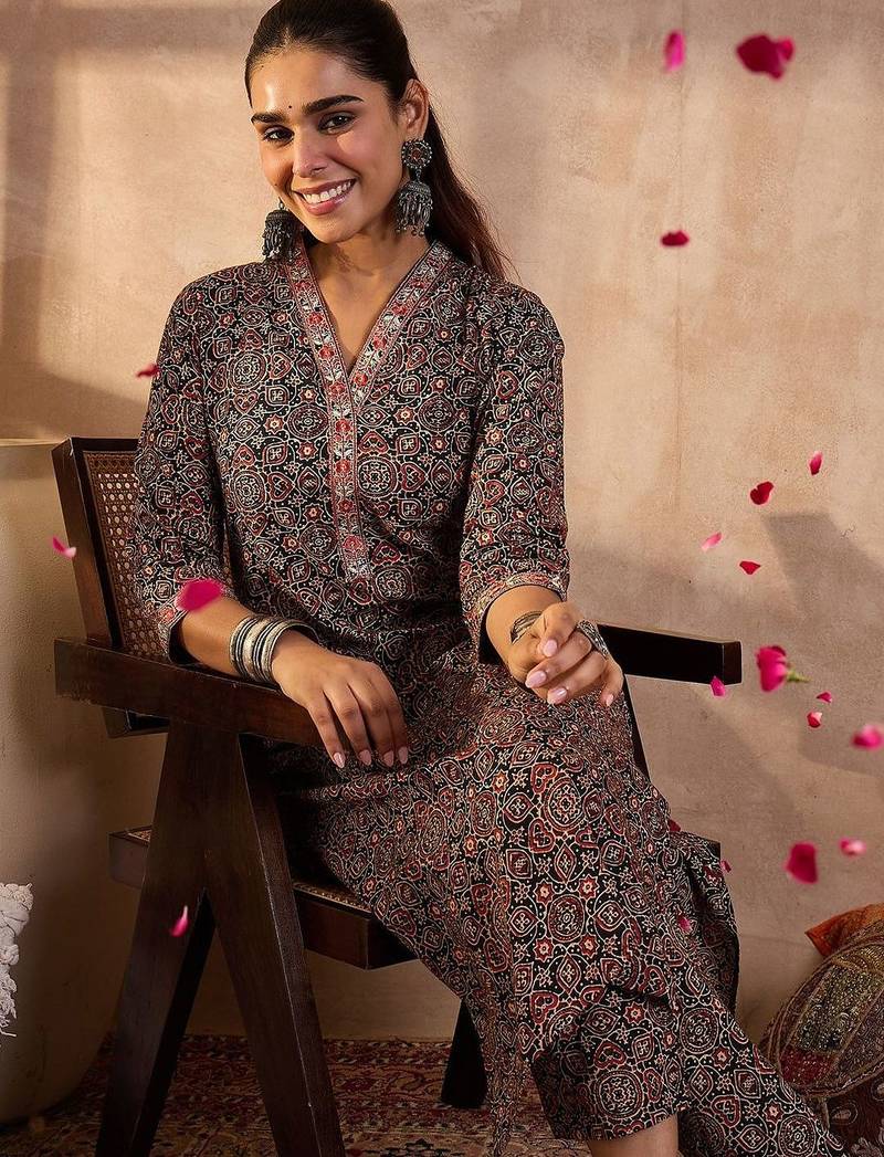 Women Ethnic Motifs Printed Regular Thread Work Pure Cotton Kurta With Trousers