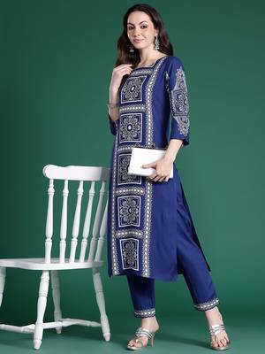 Floral Printed Regular Kurta with Trousers 1