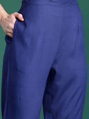 Floral Printed Regular Kurta with Trousers 3