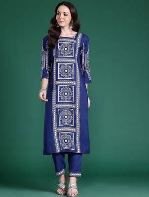 Floral Printed Regular Kurta with Trousers 4