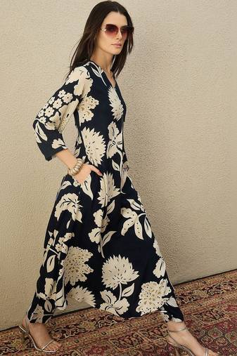 Women Floral Printed Regular Kurta with Trousers