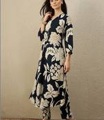 Women Floral Printed Regular Kurta with Trousers