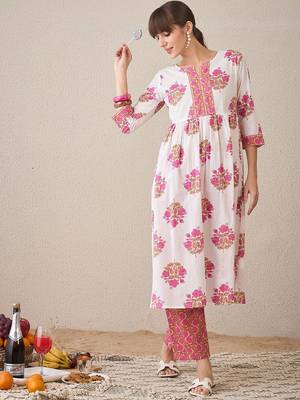 Floral Printed Notch Neck A-Line Pure Cotton Kurta With Trousers 6