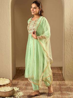 Floral Embroidered Chanderi Silk Straight Kurta With Trousers & Dupatta 1