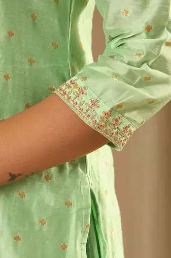Floral Embroidered Chanderi Silk Straight Kurta With Trousers & Dupatta