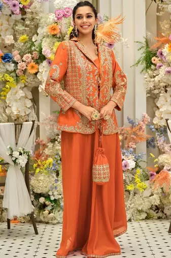 Women Ethnic Motifs Embroidered Regular Thread Work Kurta with Palazzos