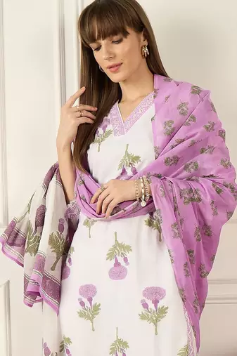 Floral Printed V-Neck Thread Work Pure Cotton Kurta With Trousers & Dupatta