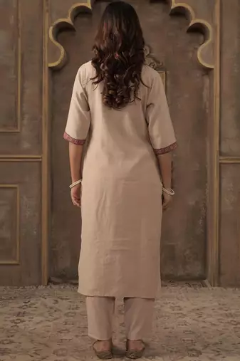 Women Geometric Printed Kurta with Trousers & Dupatta