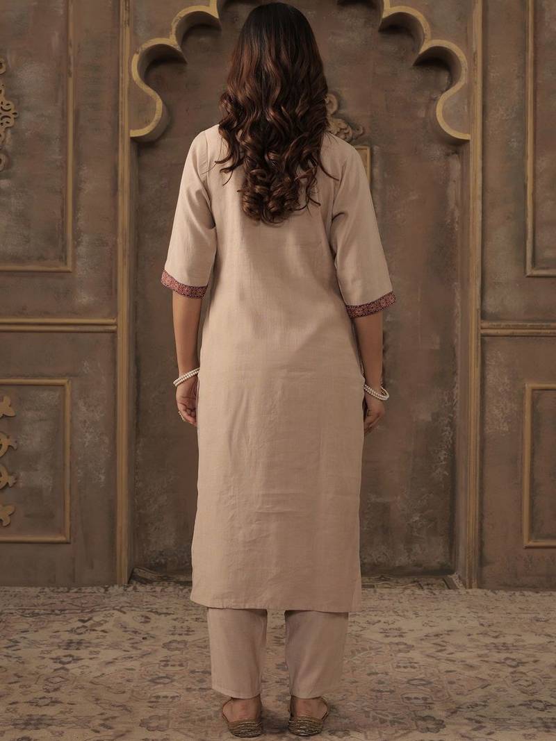 Women Geometric Printed Kurta with Trousers & Dupatta