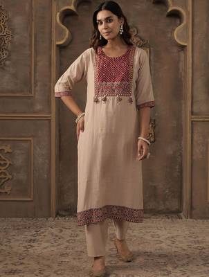 Women Geometric Printed Kurta with Trousers & Dupatta 5