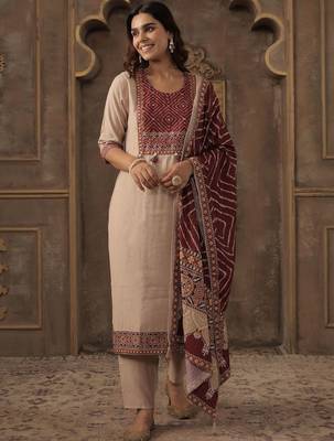 Women Geometric Printed Kurta with Trousers & Dupatta 6