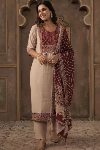 Women Geometric Printed Kurta with Trousers & Dupatta
