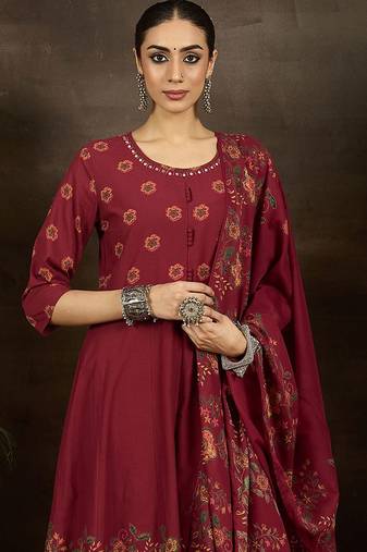 Women Floral Printed Beads and Stones  Cotton Kurta with Trousers & Dupatta
