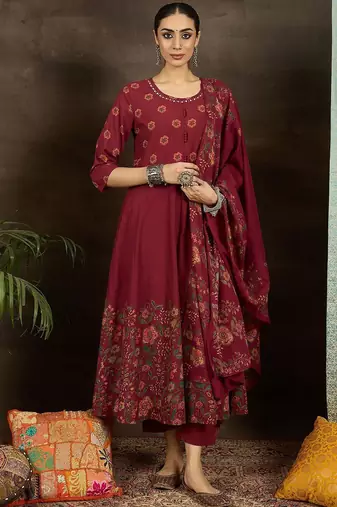 Women Floral Printed Beads and Stones Pure Cotton Kurta with Trousers & Dupatta