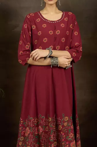 Women Floral Printed Beads and Stones Pure Cotton Kurta with Trousers & Dupatta