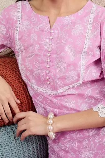 Women Floral Printed Cotton Kurta with Trousers