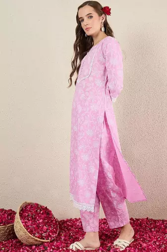 Women Floral Printed Cotton Kurta with Trousers