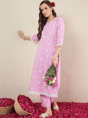 Women Floral Printed Cotton Kurta with Trousers 7