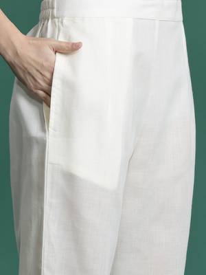 Floral Embroidered Regular Linen Kurta with Trousers & Dupatta 3