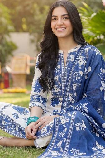 Women Floral Printed Cotton Kurta with Trousers & Dupatta