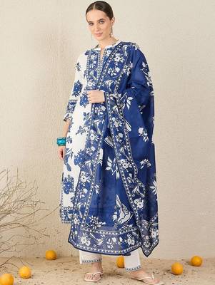 Women Floral Printed Cotton Kurta with Trousers & Dupatta 2