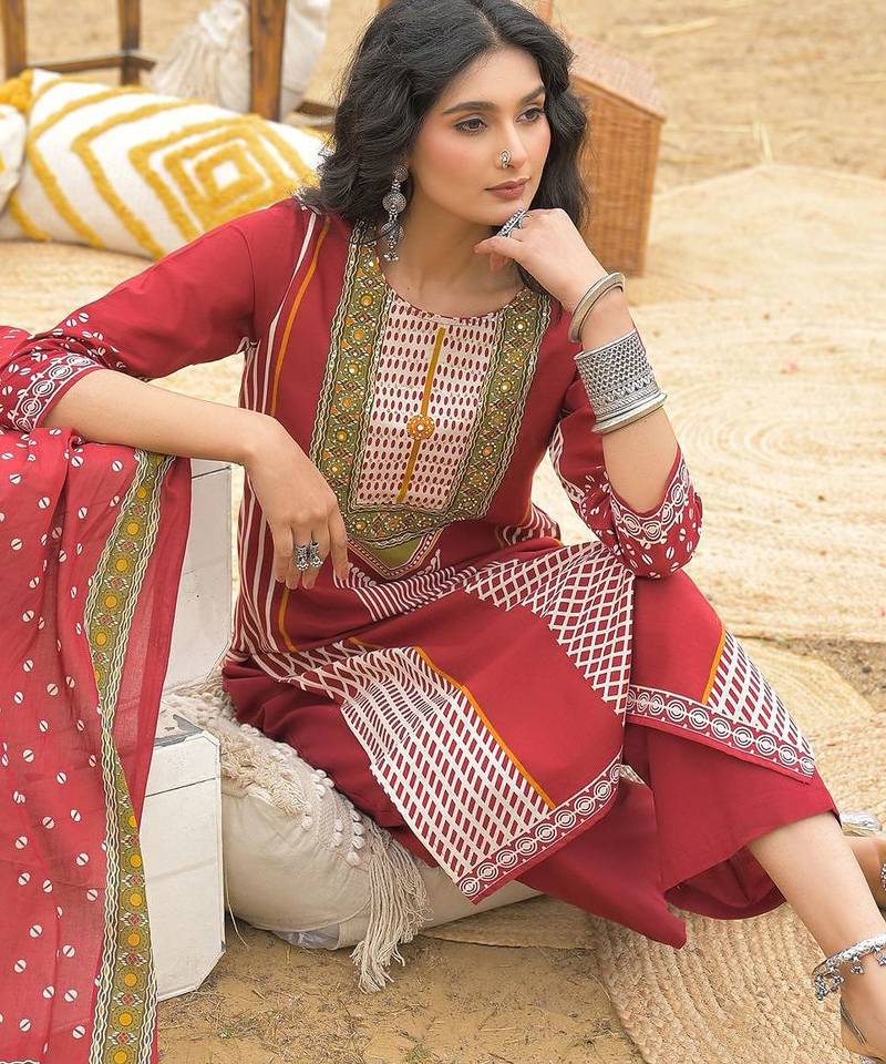 Women Printed Regular Pure Cotton Kurta with Trousers & With Dupatta