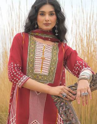 Women Printed Regular Pure Cotton Kurta with Trousers & With Dupatta 3