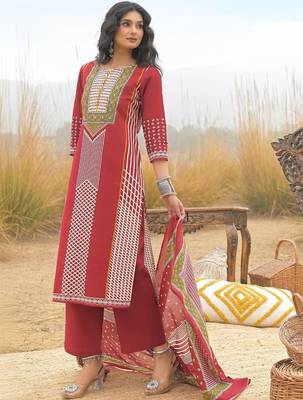 Women Printed Regular Pure Cotton Kurta with Trousers & With Dupatta 5