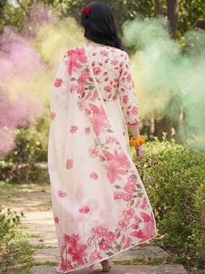 Women Floral Printed Regular Kurta with Trousers & With Dupatta 4