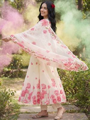 Women Floral Printed Regular Kurta with Trousers & With Dupatta 5