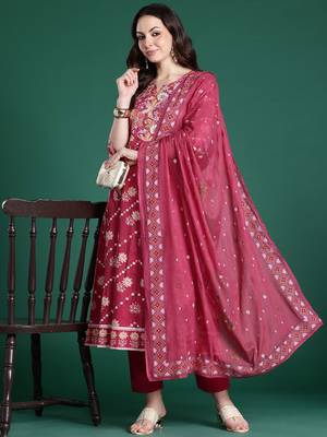 Floral Printed Pure Cotton Kurta with Trousers & Dupatta 1
