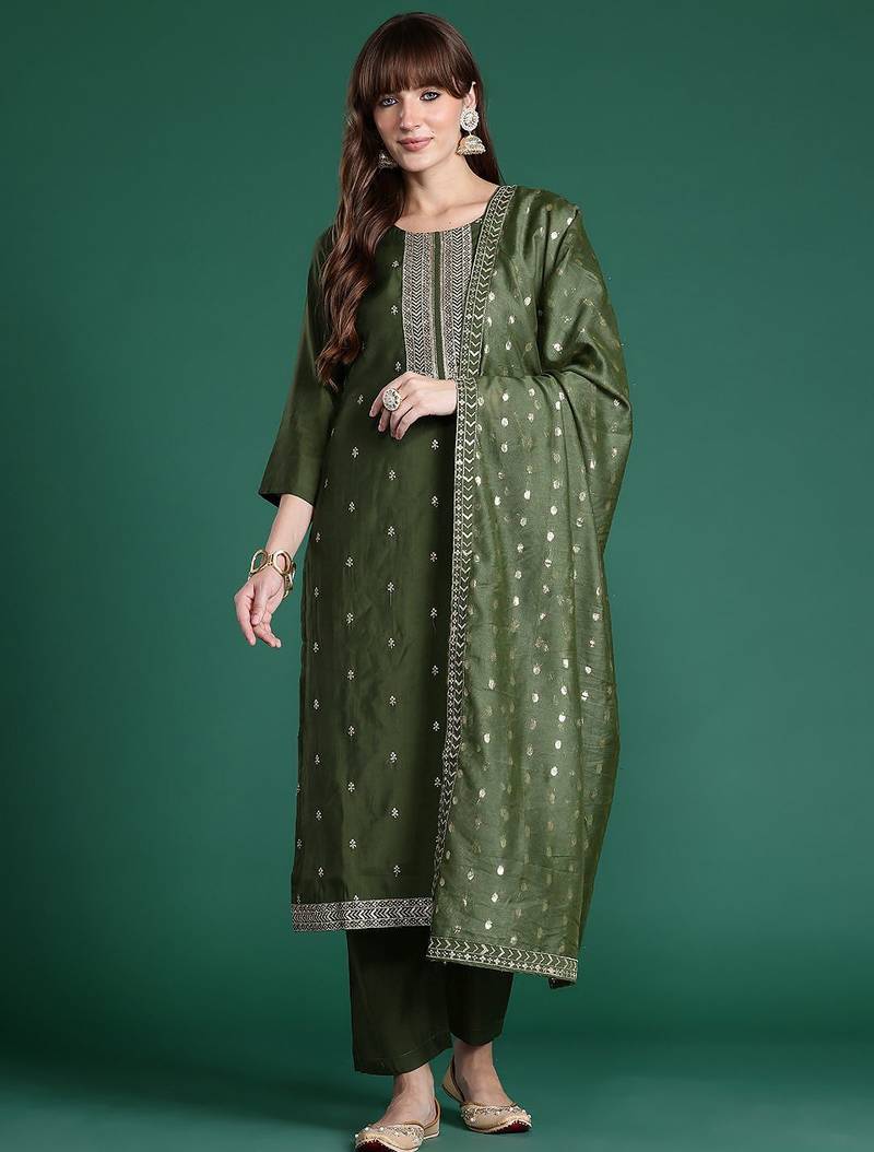 Ethnic Motifs Embroidered Sequinned Kurta with Trousers & Dupatta