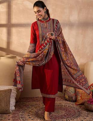 Women Ethnic Motifs Embroidered Beads and Stones Pure Cotton Kurta with Trousers 1