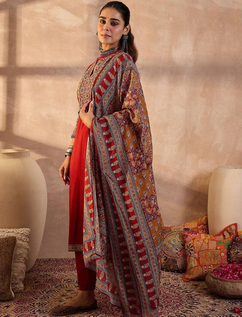 Women Ethnic Motifs Embroidered Beads and Stones Pure Cotton Kurta with Trousers