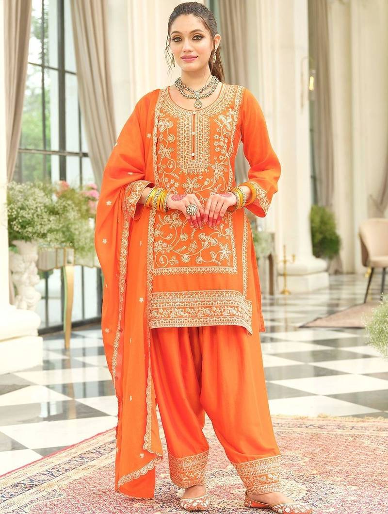Ethnic Motifs Embroidered Round Neck Thread Work Kurta With Patiala & Dupatta