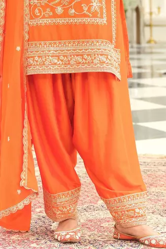 Ethnic Motifs Embroidered Round Neck Thread Work Kurta With Patiala & Dupatta