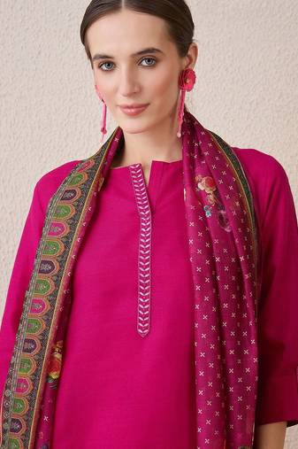 Floral Yoke Design Notch Neck Thread Work Straight Kurta With Trousers & Dupatta