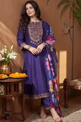 Women Ethnic Motifs Embroidered Regular Thread Work Kurta with Trousers & With Dupatta