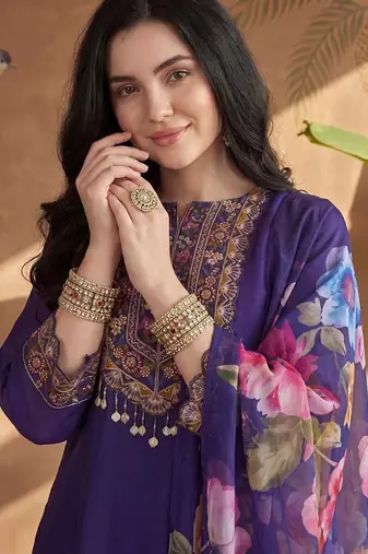 Women Ethnic Motifs Embroidered Regular Thread Work Kurta with Trousers & With Dupatta