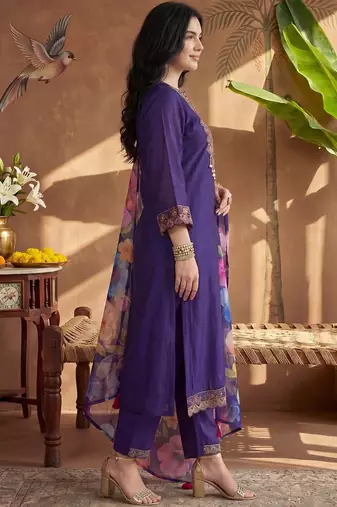Women Ethnic Motifs Embroidered Regular Thread Work Kurta with Trousers & With Dupatta